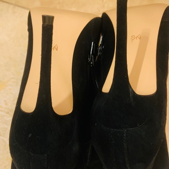 Suede Black Ankle Stiletto Booties Size 9 - Picture 5 of 6